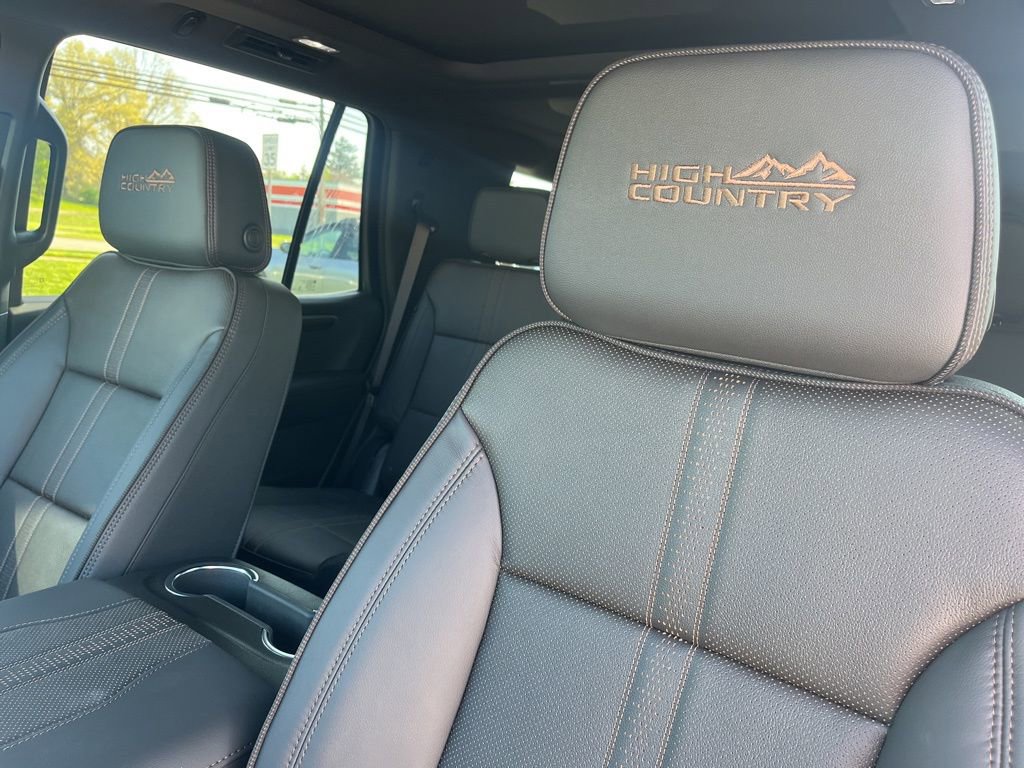 New 2026 Chevrolet Tahoe High Country AWD/4WD image 16