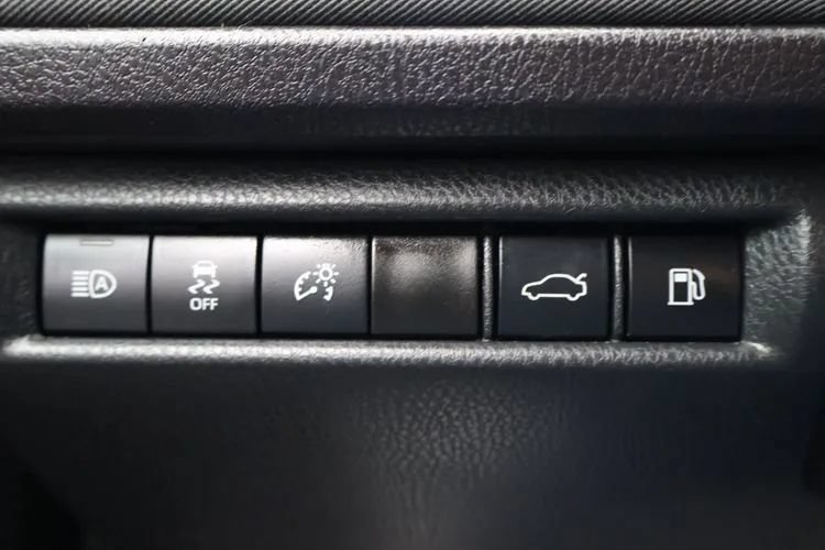 Used 2025 Toyota Camry LE FWD image 18