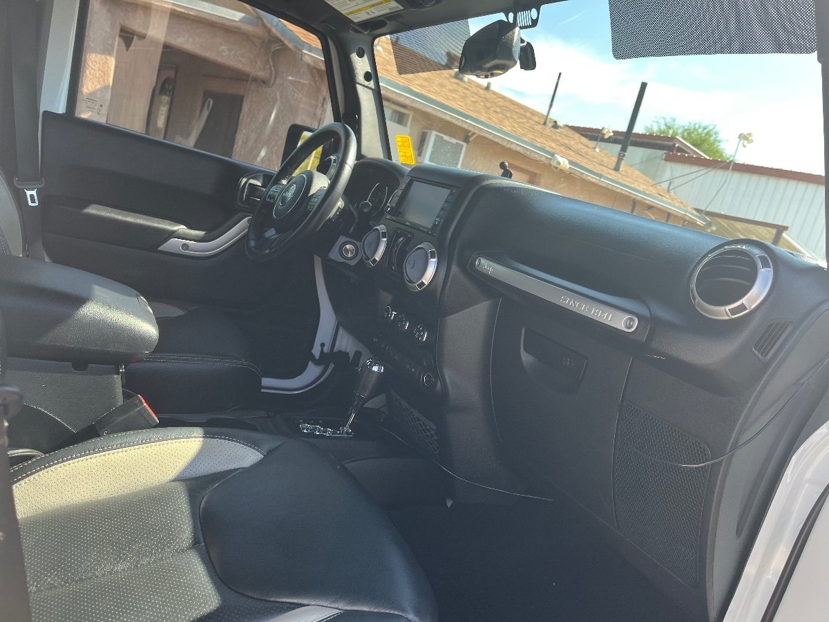 Used 2018 Jeep Wrangler Unlimited Rubicon w/ Connectivity Group AWD/4WD image 33