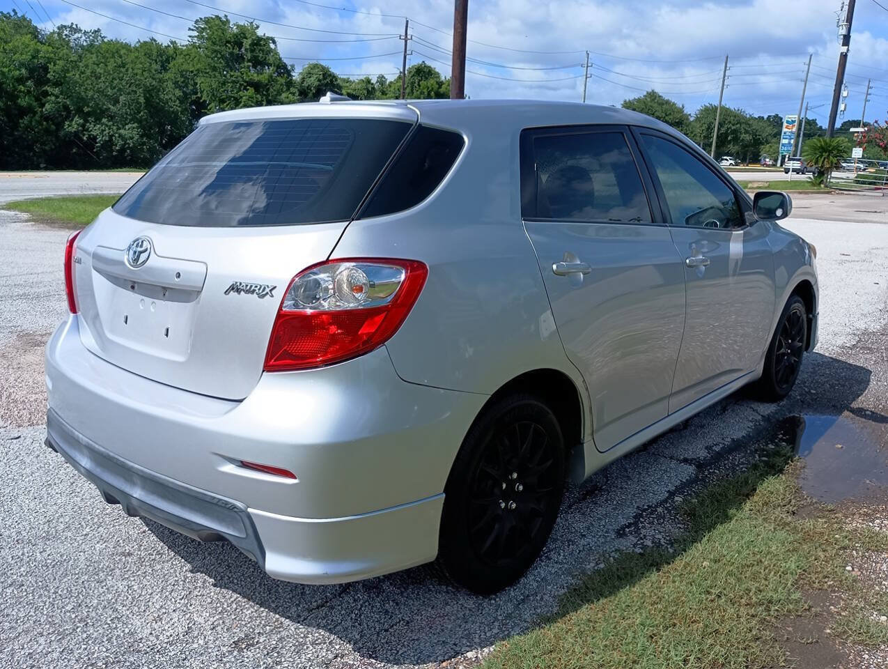 Used 2010 Toyota Matrix FWD image 5