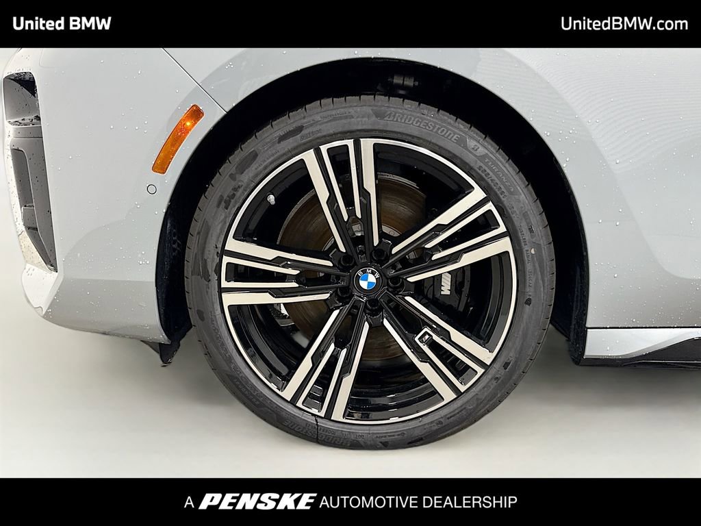 New 2026 BMW 740i w/ Premium Package RWD image 2