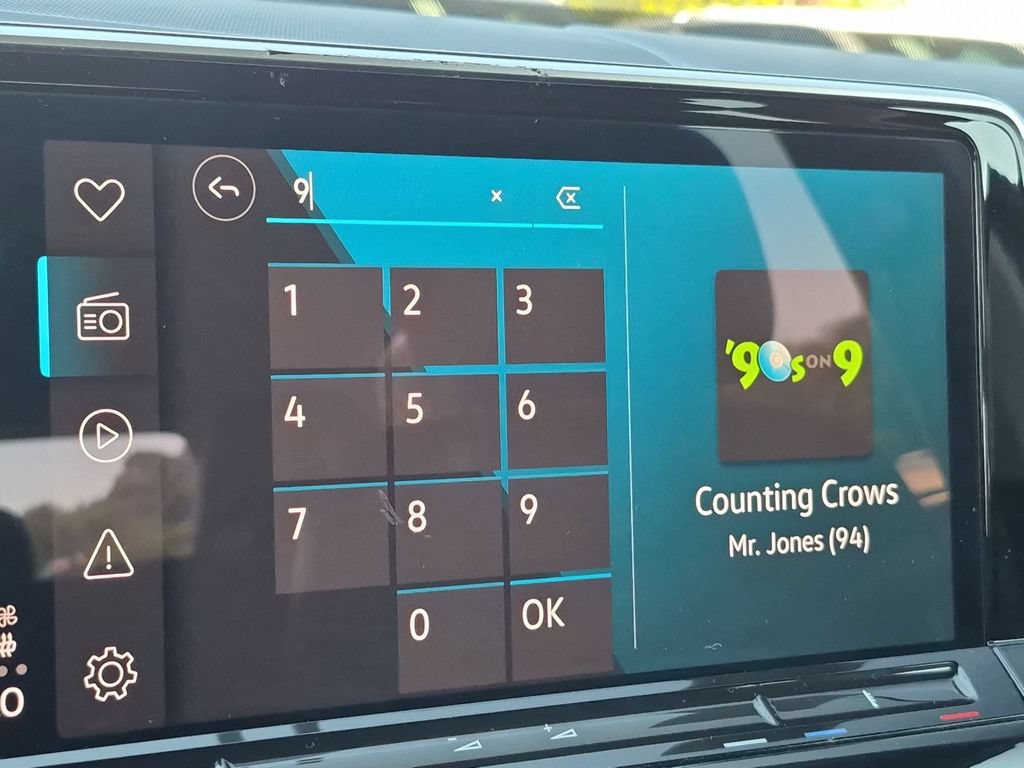 Used 2025 Volkswagen Atlas SE FWD image 18