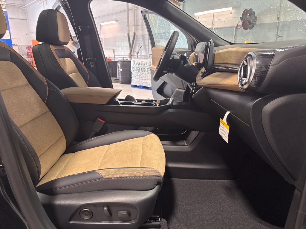 New 2026 Chevrolet Equinox ACTIV w/ Convenience Package III FWD image 31