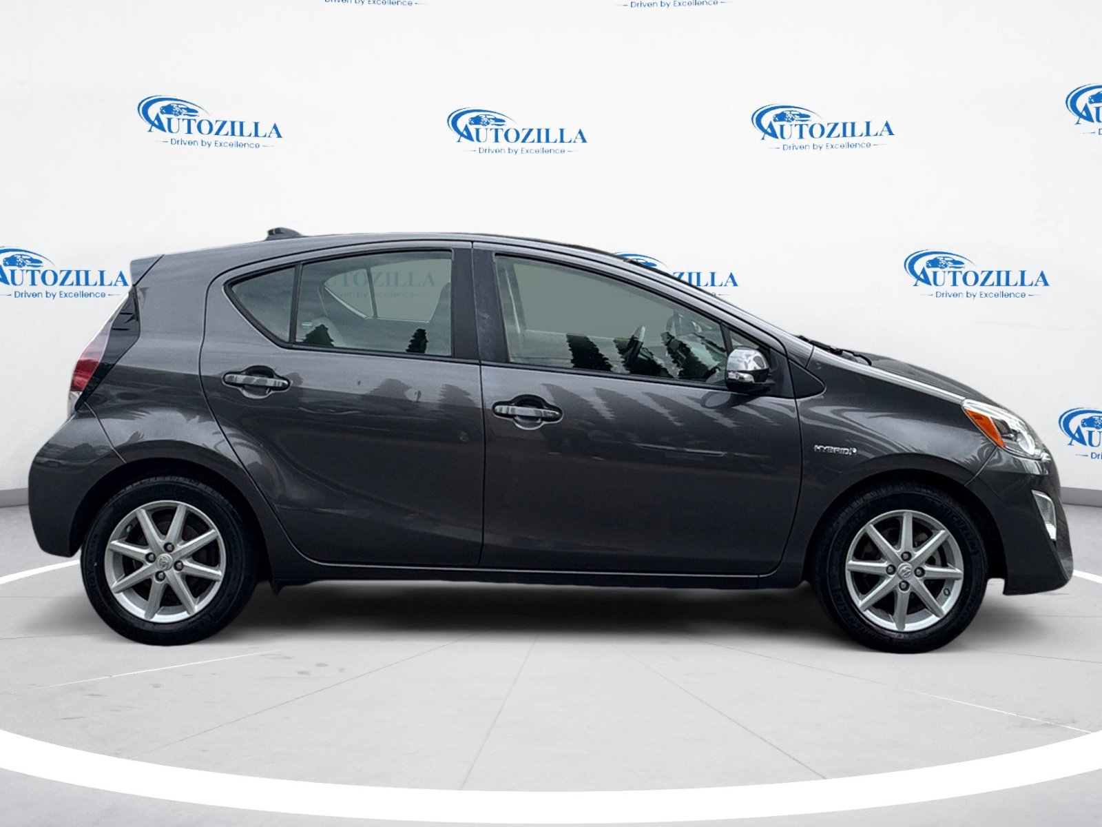 Used 2015 Toyota Prius C Four image 6