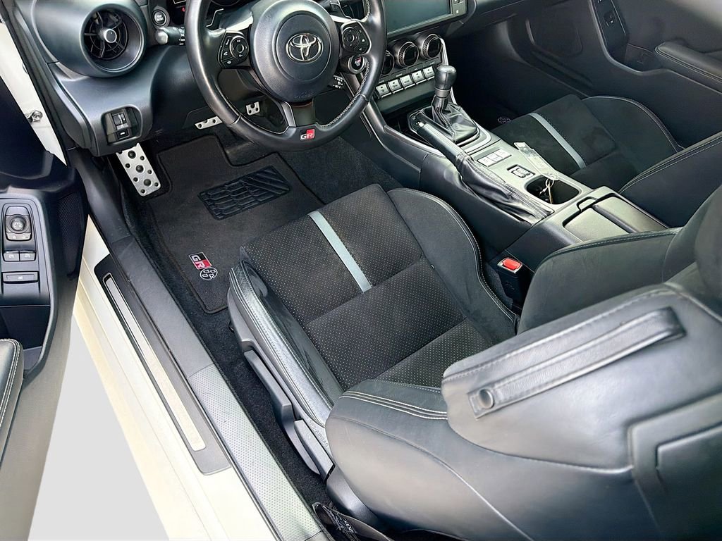 Used 2022 Toyota GR86 Premium image 18