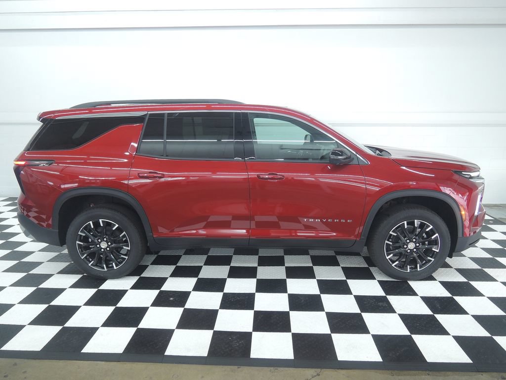 New 2026 Chevrolet Traverse LT w/ Sun and Wheel Package FWD image 2