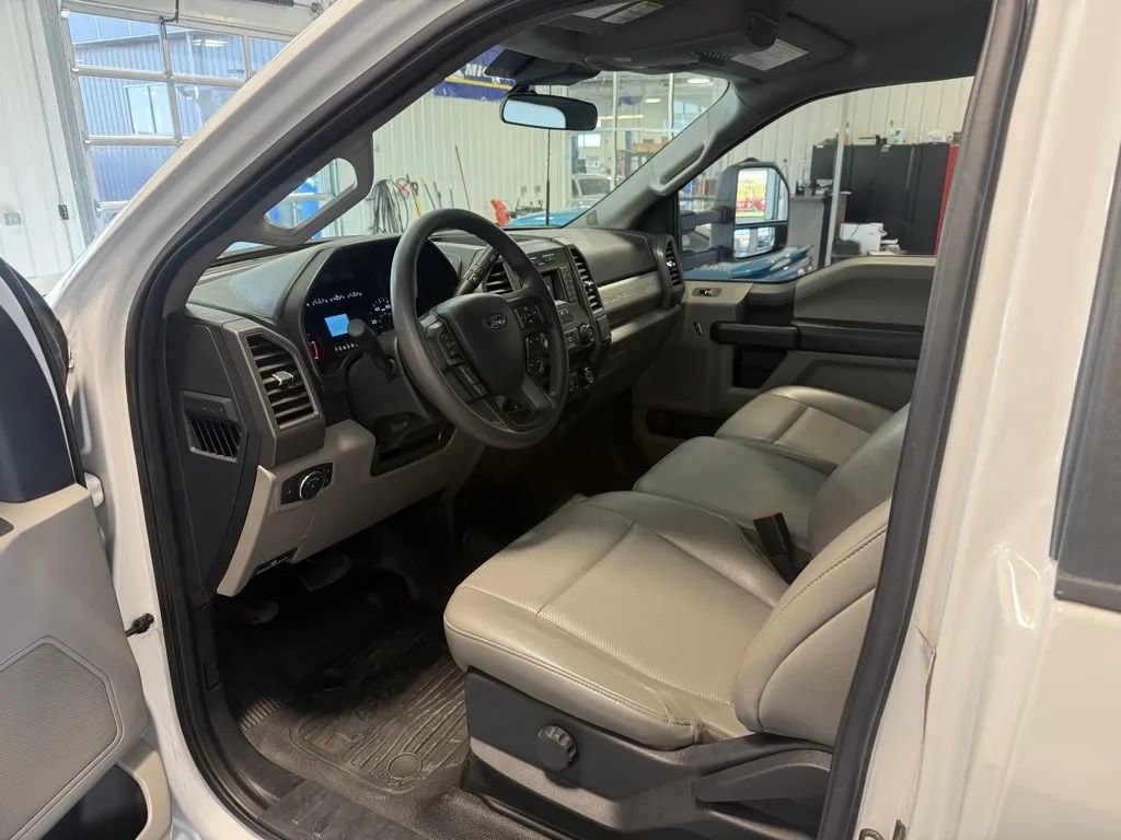 Used 2022 Ford F250 XL w/ Power Equipment Group AWD/4WD image 9