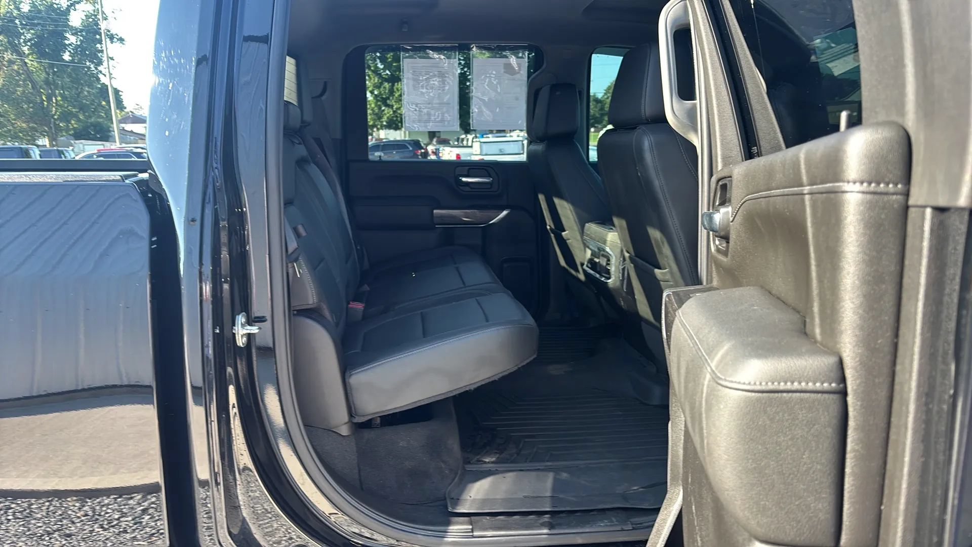 Used 2022 Chevrolet Silverado 3500 LTZ w/ LTZ Convenience Package AWD/4WD image 17