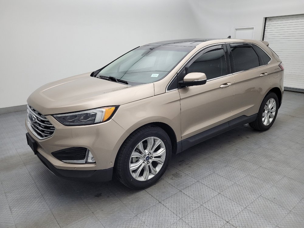 Used 2020 Ford Edge Titanium w/ Equipment Group 301A FWD image 2