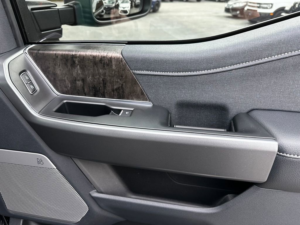 New 2026 Ford F250 Lariat w/ Black Appearance Package image 40