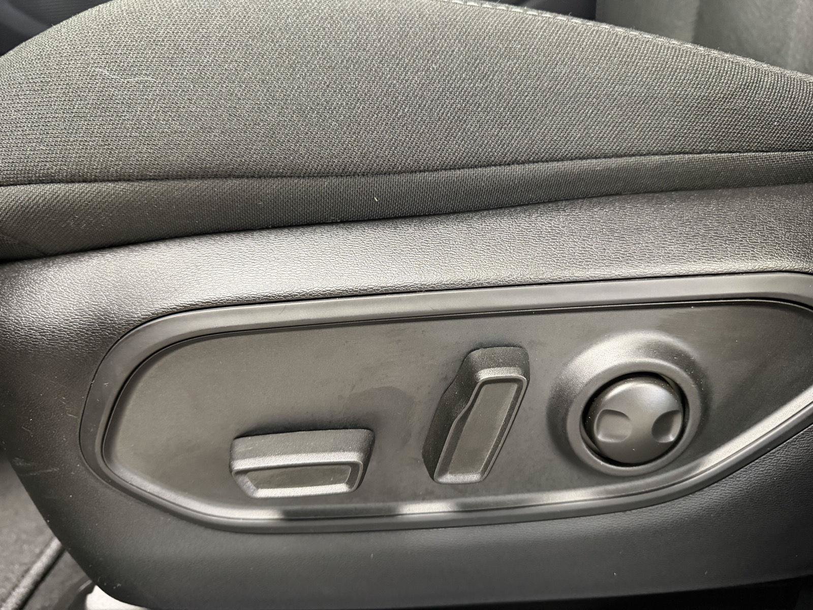 New 2026 Jeep Cherokee Laredo AWD/4WD image 18