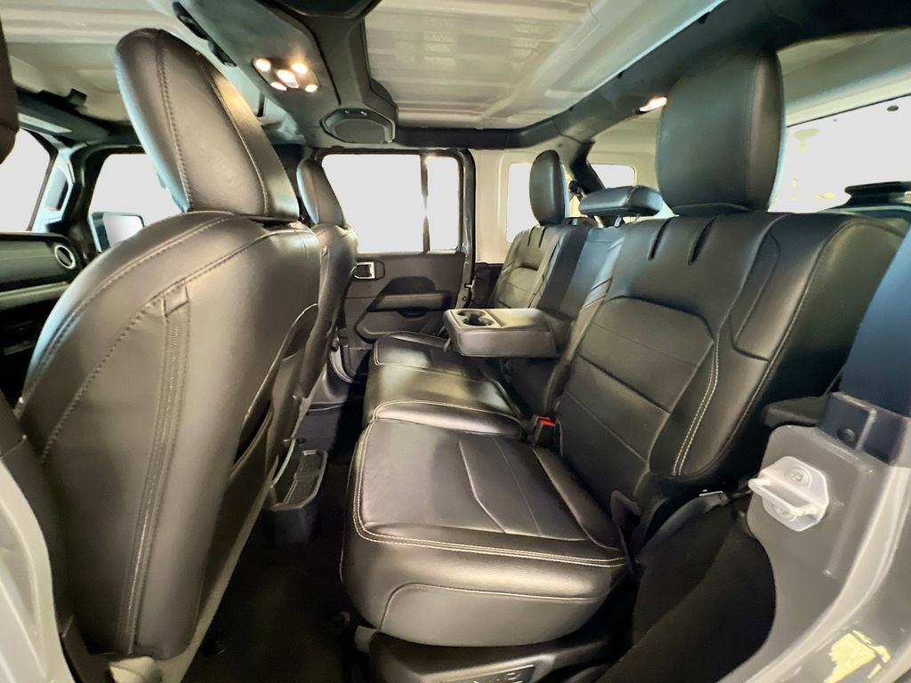 Used 2023 Jeep Wrangler Unlimited Sahara AWD/4WD image 23