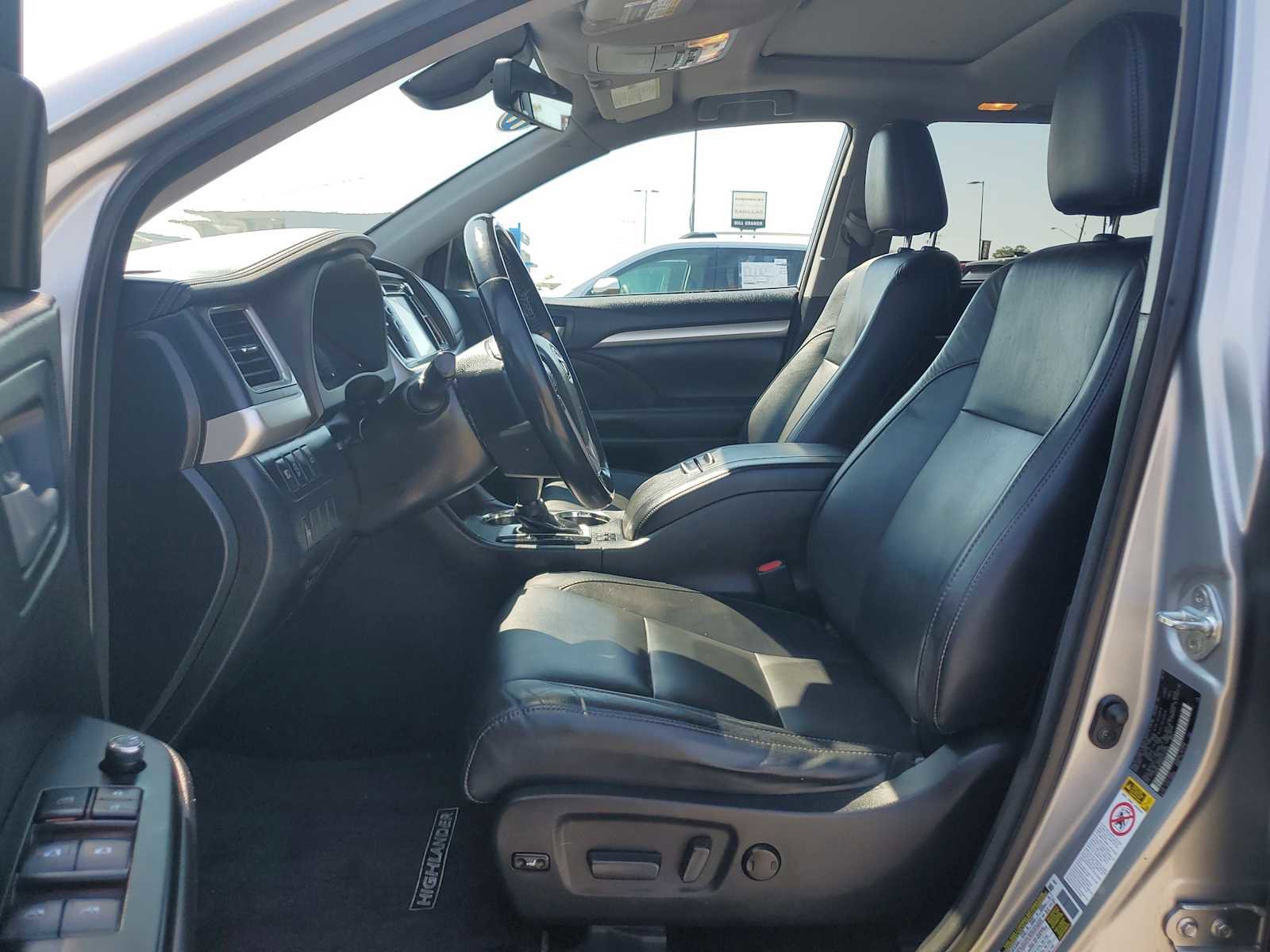 Used 2017 Toyota Highlander XLE image 15