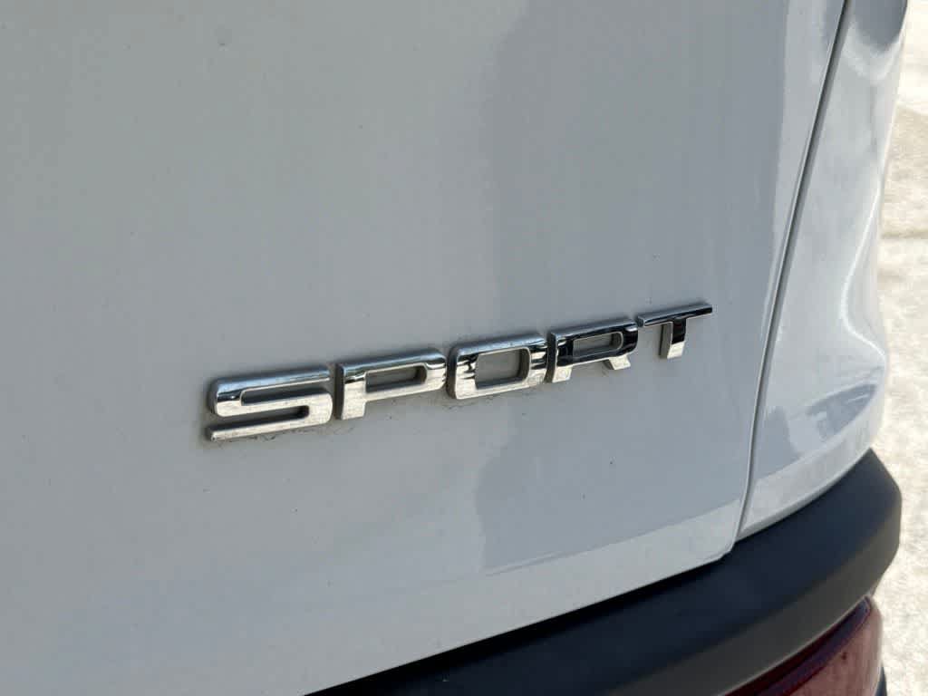 Used 2016 Jeep Cherokee Sport FWD image 9