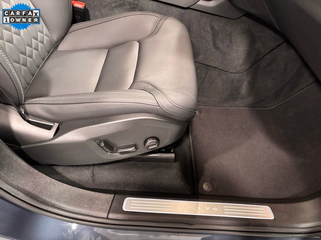 Certified 2025 Volvo XC90 B5 Plus image 17