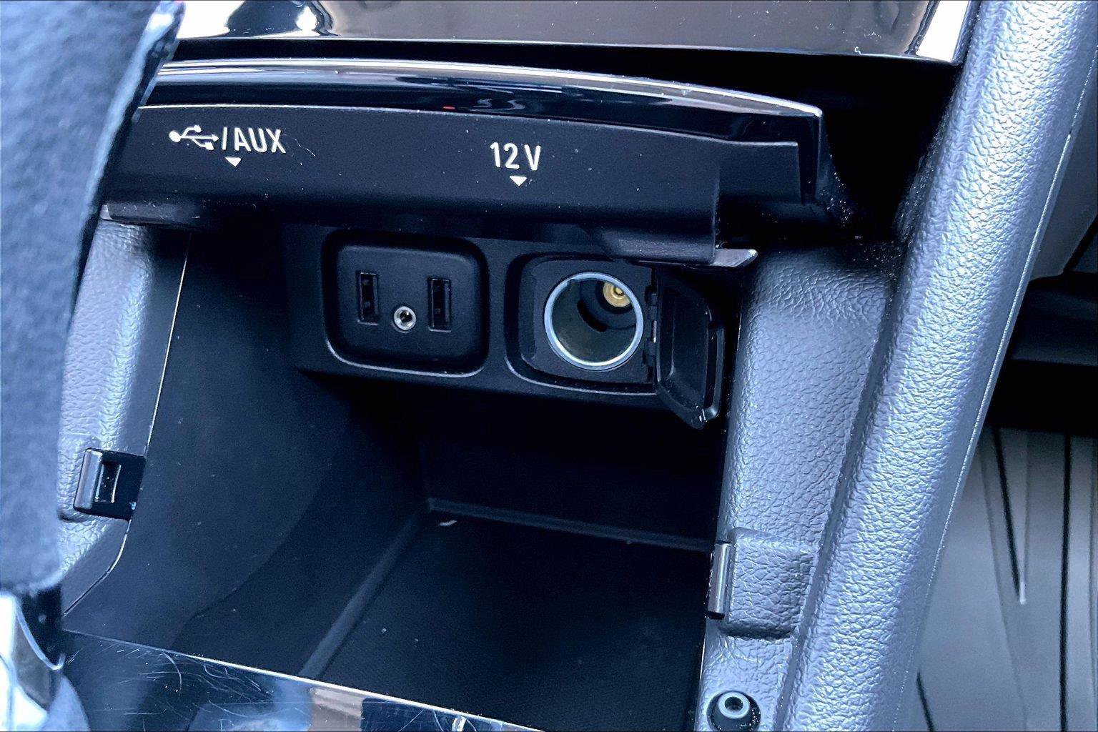 Used 2019 Buick Encore Sport Touring w/ Safety Package FWD image 31