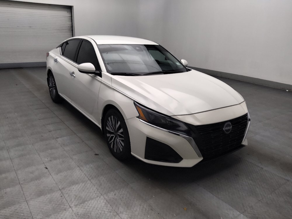 Used 2023 Nissan Altima 2.5 SV FWD image 13
