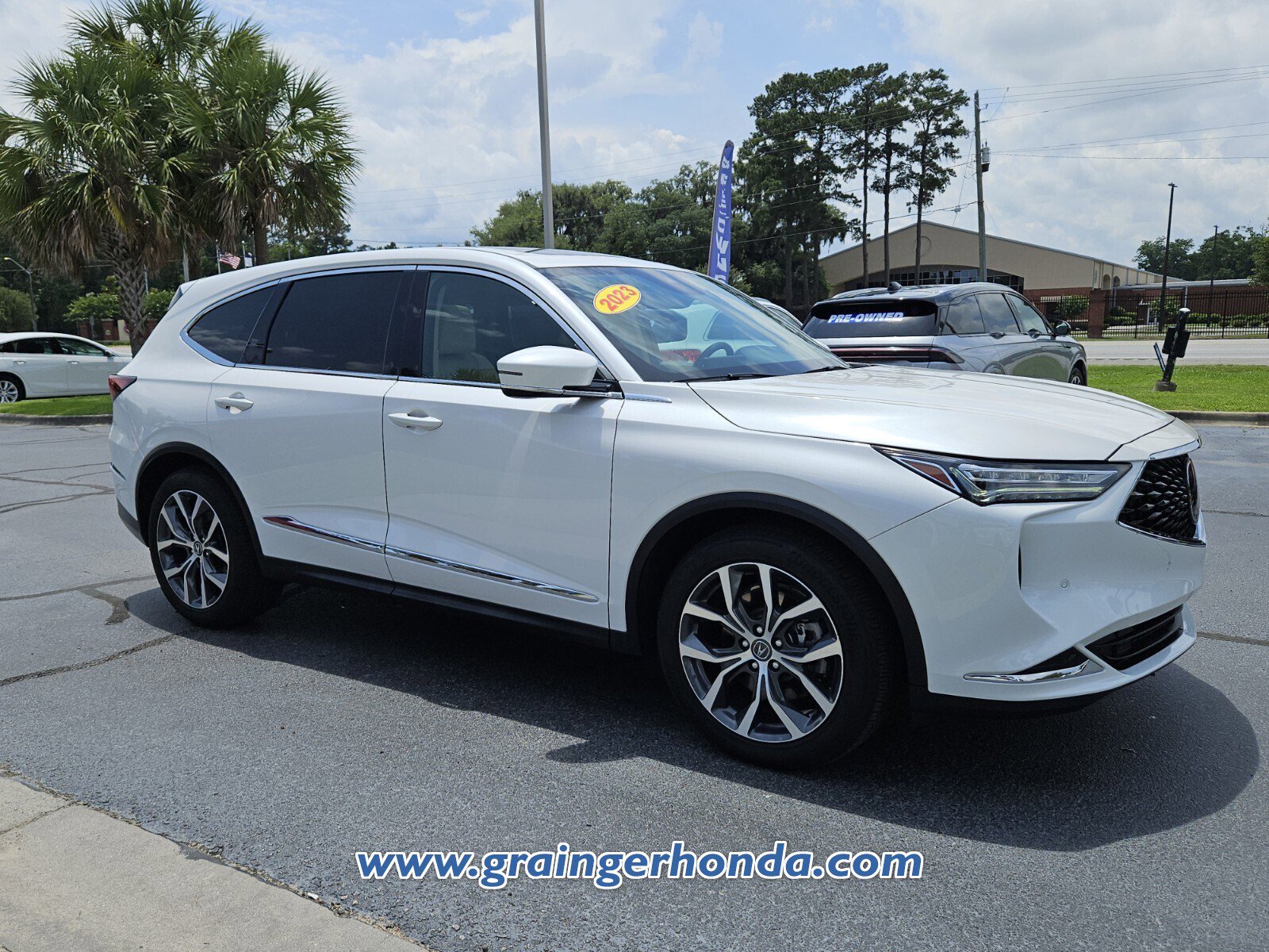 Used 2023 Acura MDX SH-AWD w/ Technology Package image 7