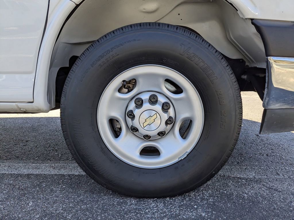 Used 2024 Chevrolet Express 2500 w/ Driver Convenience Package image 11