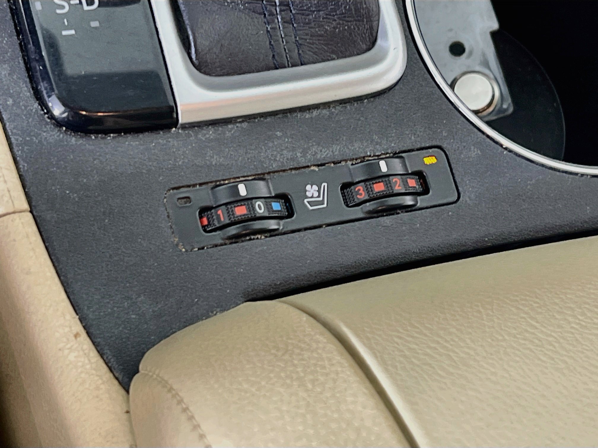 Used 2019 Toyota Highlander Limited AWD/4WD image 19