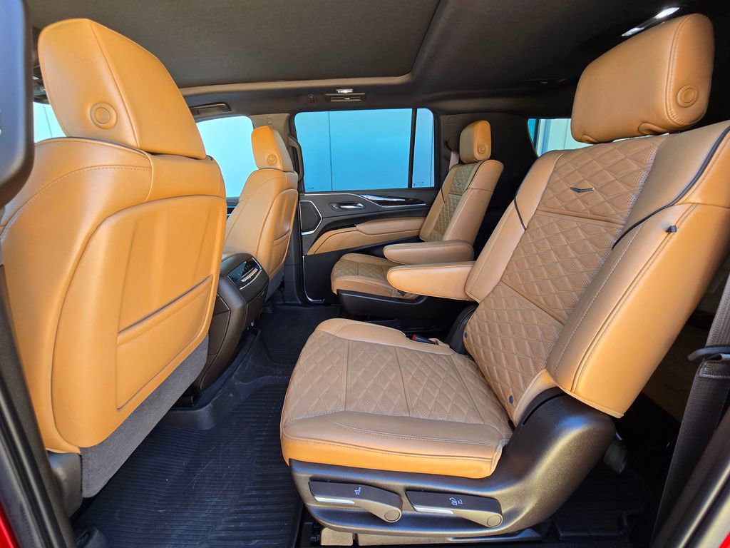 Used 2022 Cadillac Escalade ESV Premium Luxury w/ Performance Package RWD image 15