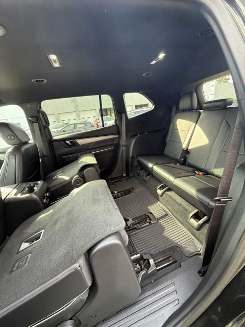 Used 2025 Buick Enclave Preferred w/ Power Package AWD/4WD image 31