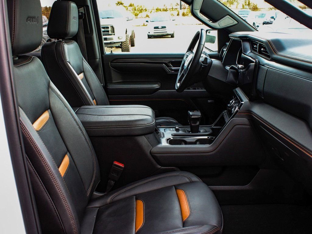 Used 2024 GMC Sierra 1500 AT4 w/ Technology Package image 39