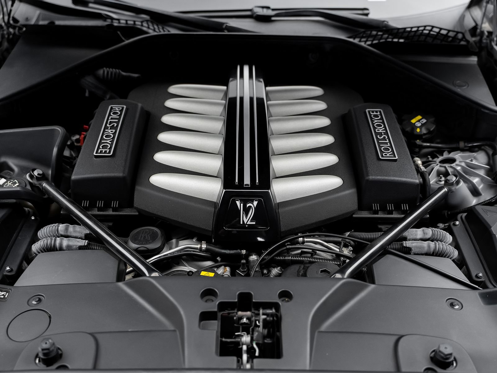 Used 2018 Rolls-Royce Dawn RWD image 57
