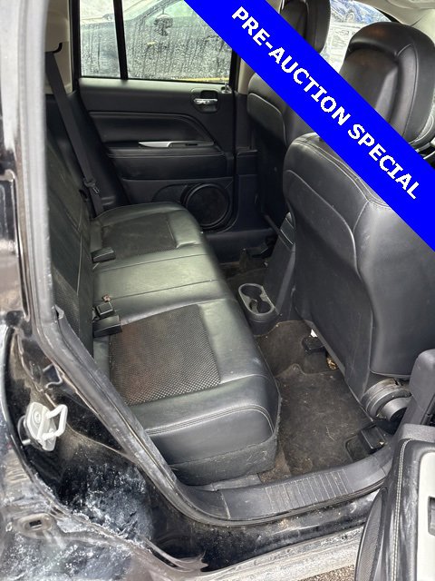 Used 2016 Jeep Compass Latitude image 18