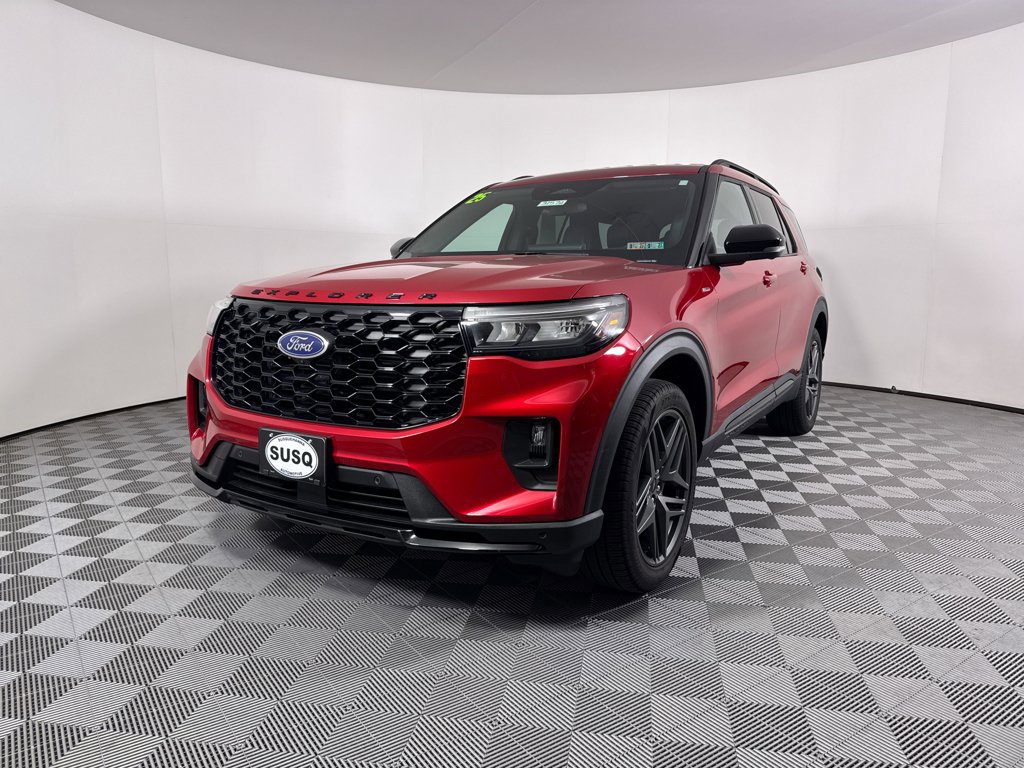 Used 2025 Ford Explorer ST-Line w/ ST-Line Street Pack AWD/4WD image 18