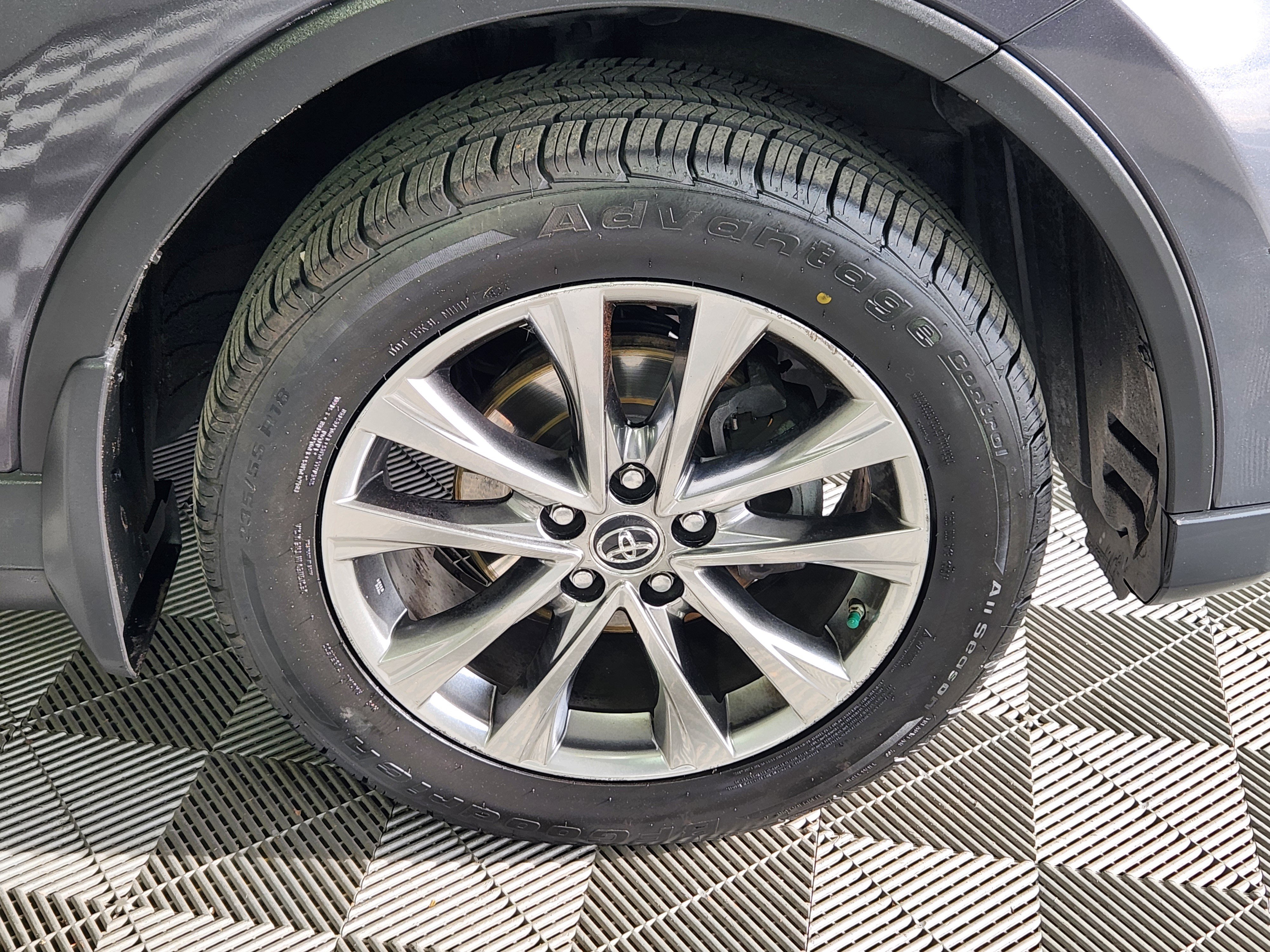 Used 2017 Toyota RAV4 Limited image 9