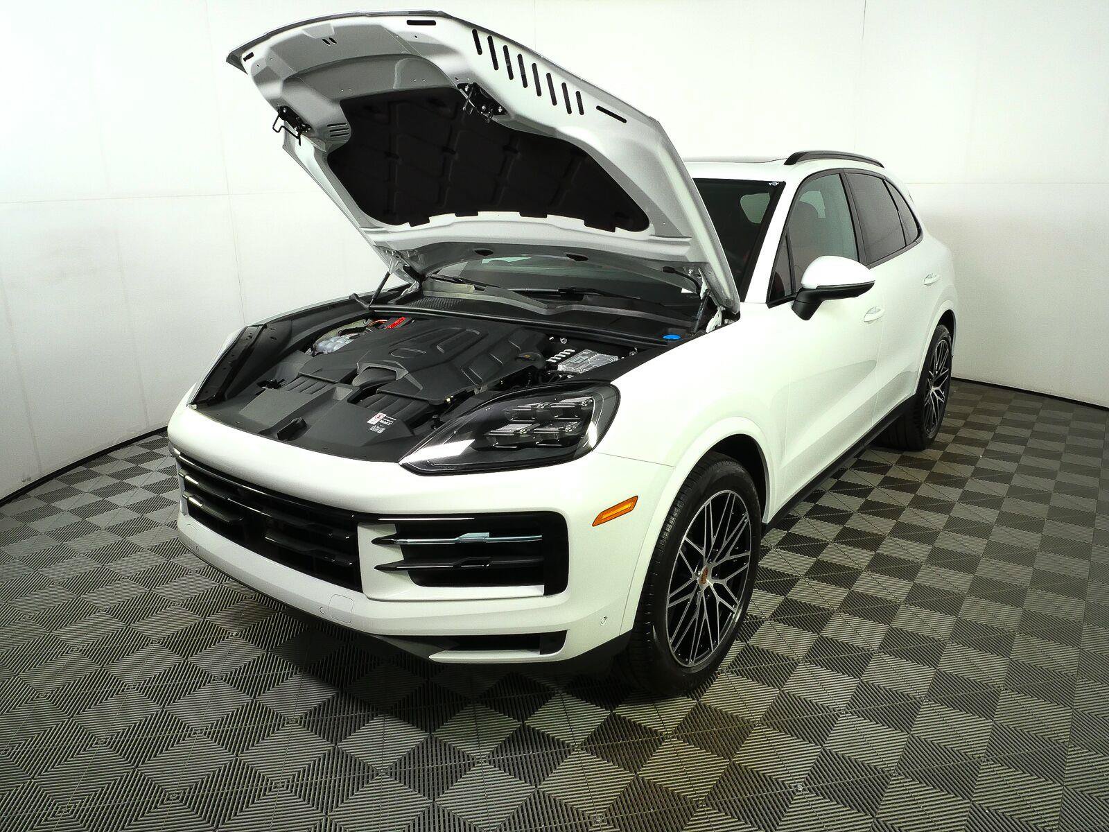 New 2026 Porsche Cayenne AWD/4WD image 32