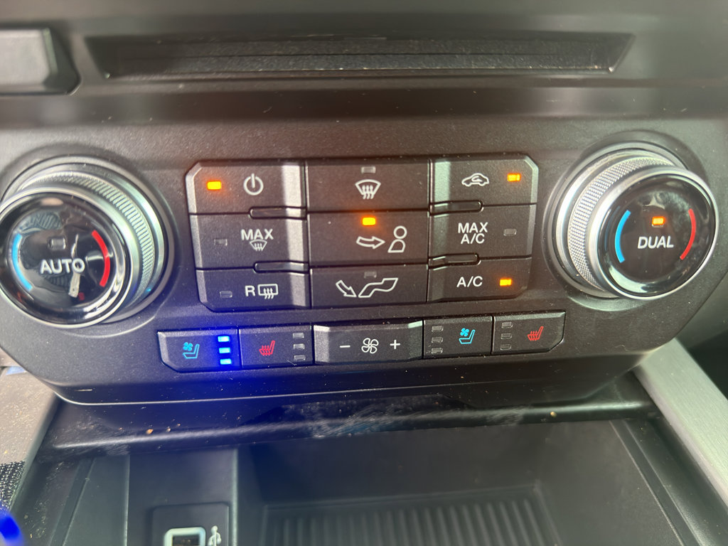 Used 2018 Ford F150 Platinum w/ Equipment Group 701A Luxury AWD/4WD image 11