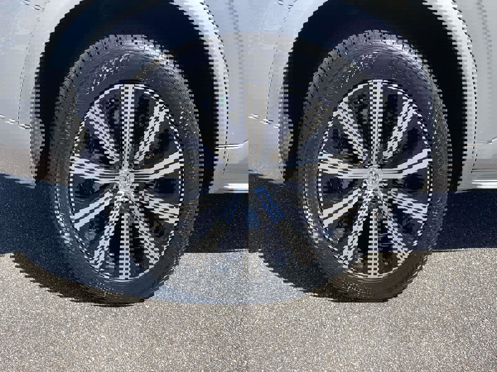 Used 2023 Volvo XC90 B6 Core w/ Protection Package Premier image 7