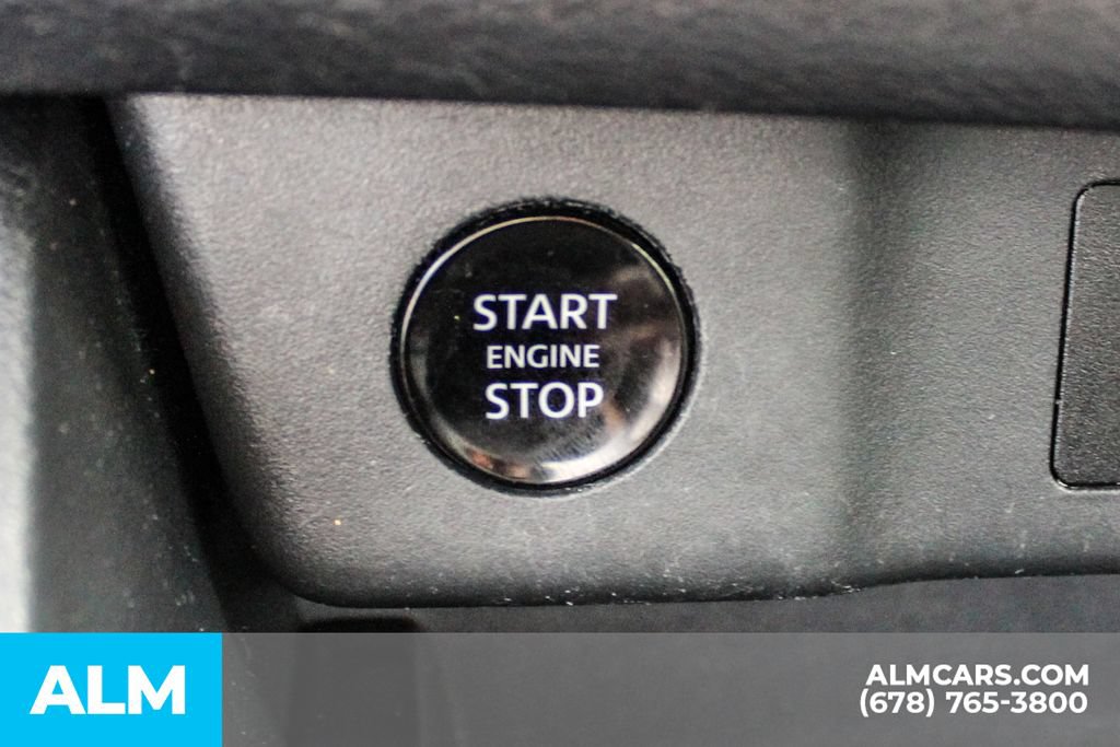 Used 2024 Nissan Rogue SV AWD/4WD image 28