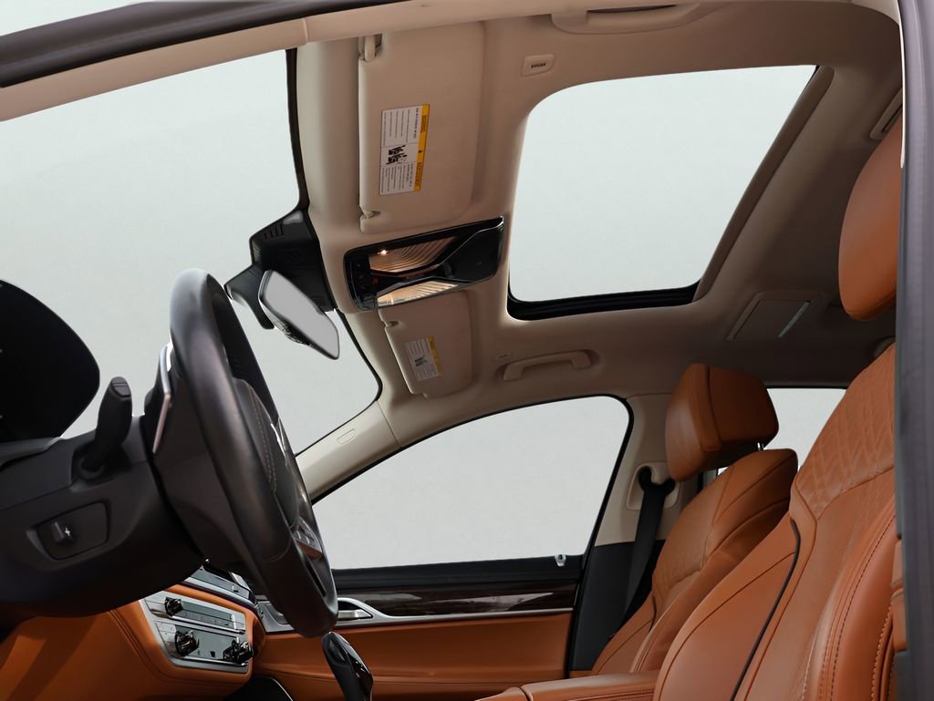 Used 2021 BMW 740i xDrive w/ Premium Package image 41