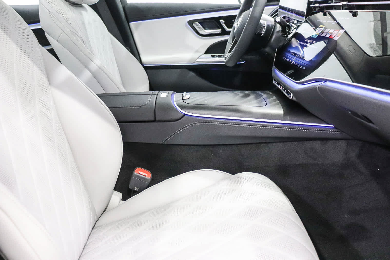 New 2027 Mercedes-Benz E 450 4MATIC Sedan image 20
