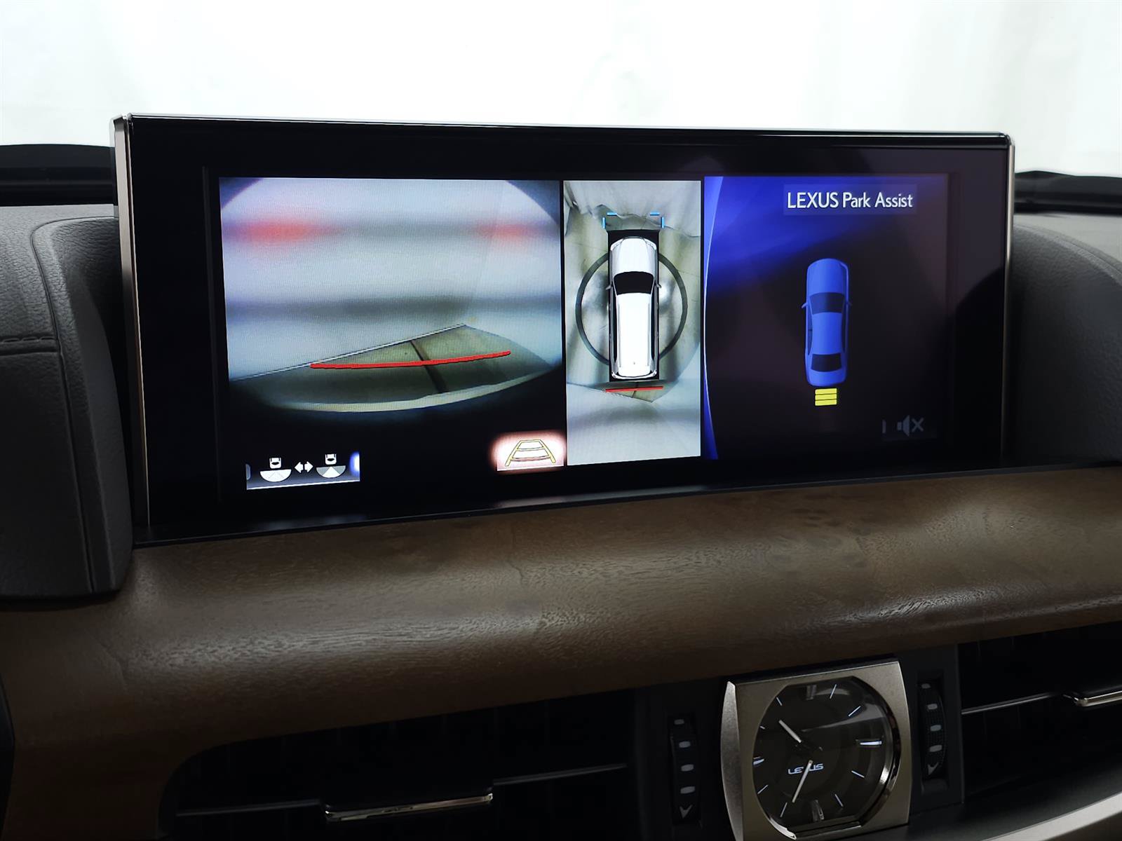 Certified 2021 Lexus LX 570 4WD w/ Luxury Package image 28