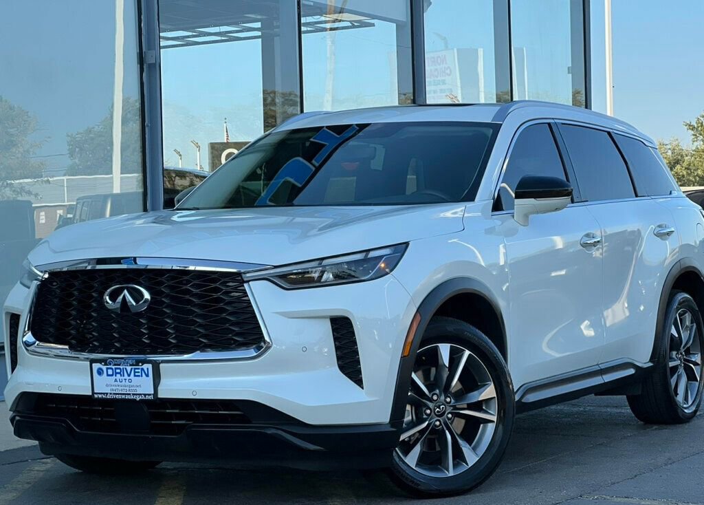 Used 2024 INFINITI QX60 Luxe w/ Vision Package image 3