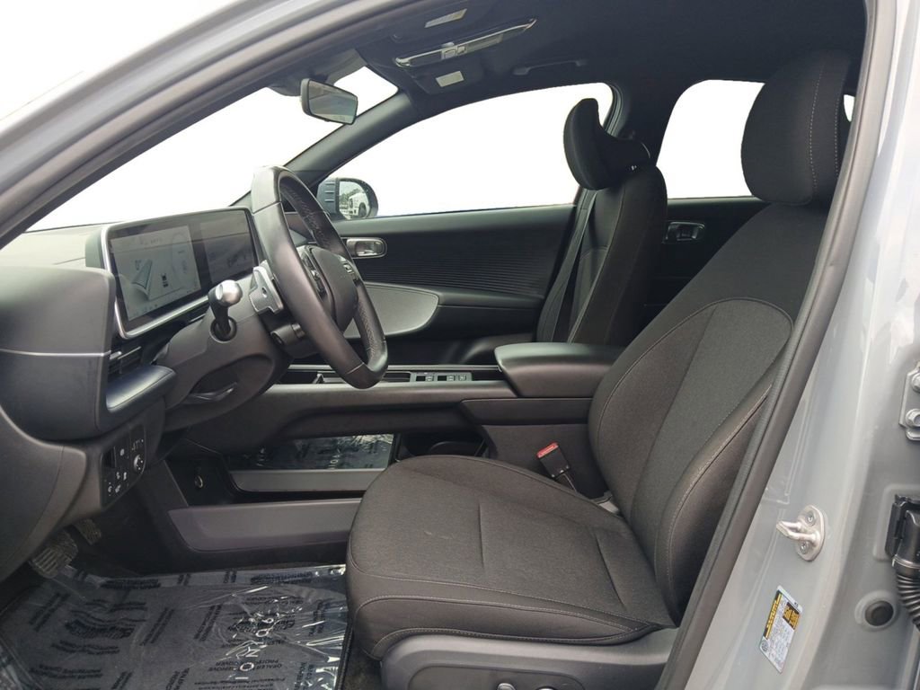 Used 2024 Hyundai Ioniq 6 SE RWD image 9