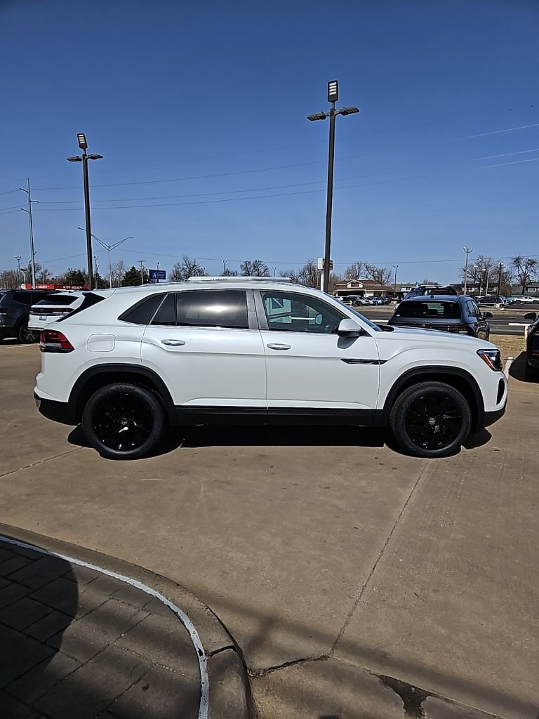 New 2026 Volkswagen Atlas Cross Sport SE image 4