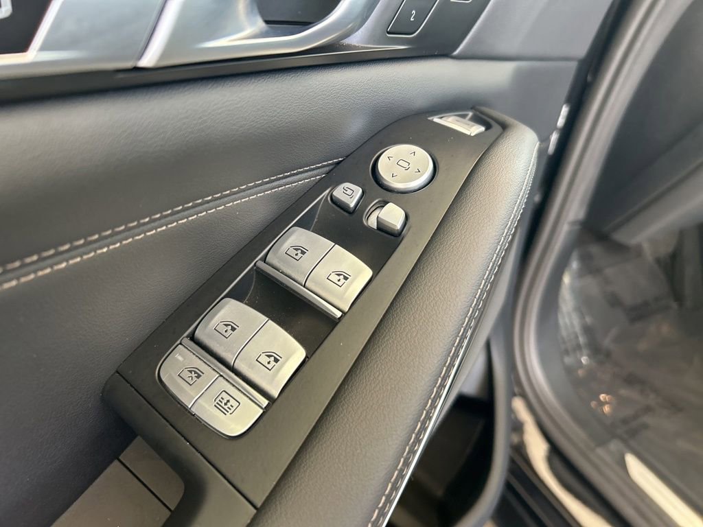 Used 2025 BMW X7 xDrive40i image 62