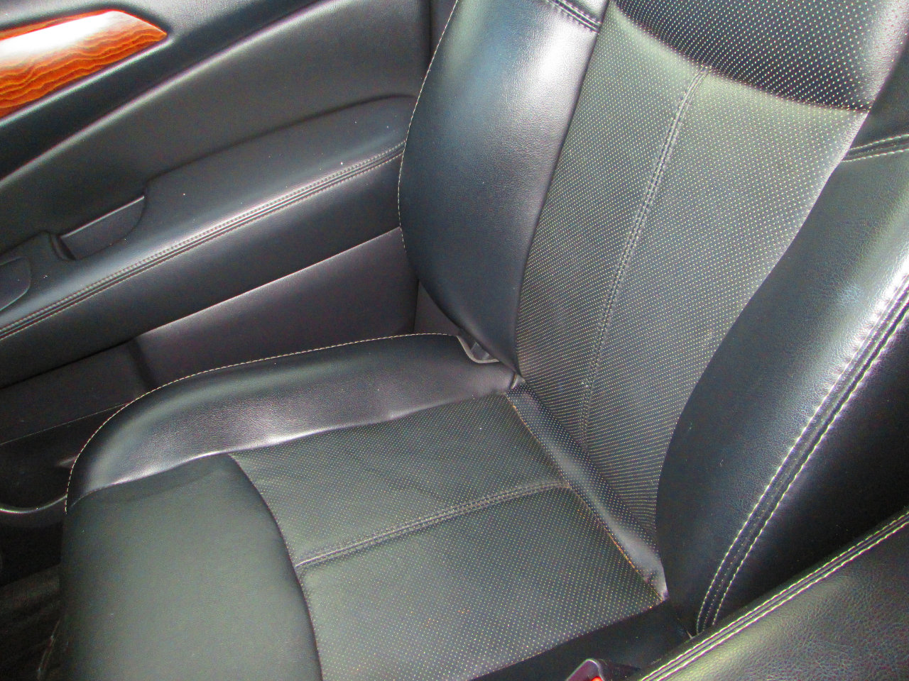 Used 2017 Nissan Pathfinder Platinum image 18