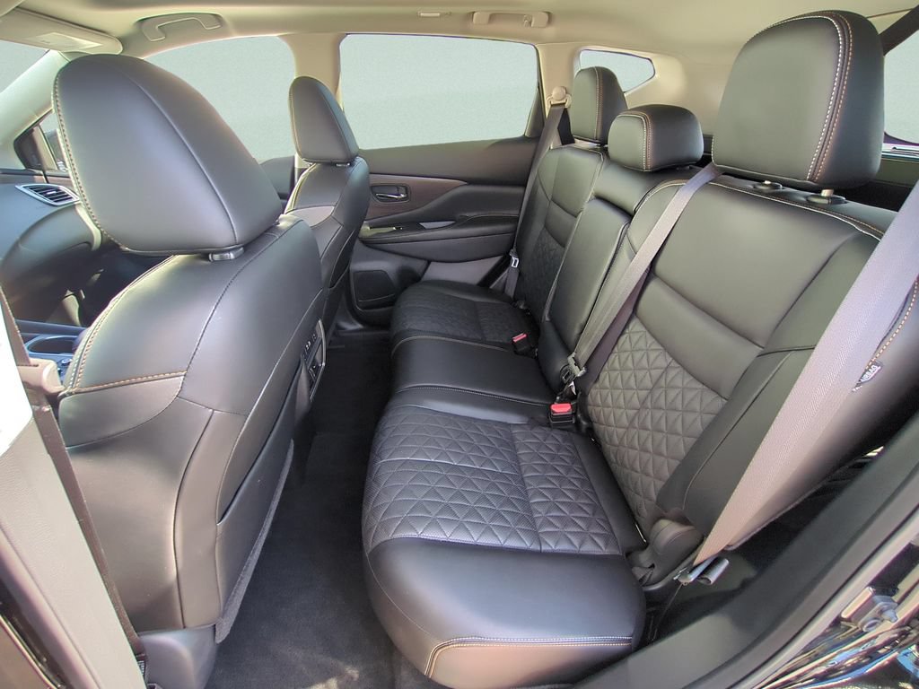 Certified 2024 Nissan Murano Platinum w/ Cargo Package FWD image 11