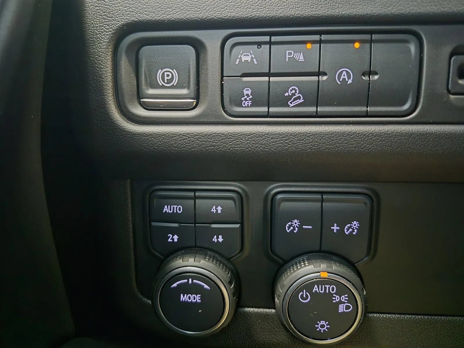 Used 2024 Chevrolet Tahoe Z71 AWD/4WD image 35