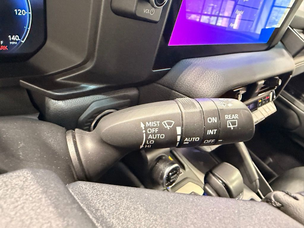 Used 2025 Toyota Land Cruiser image 32