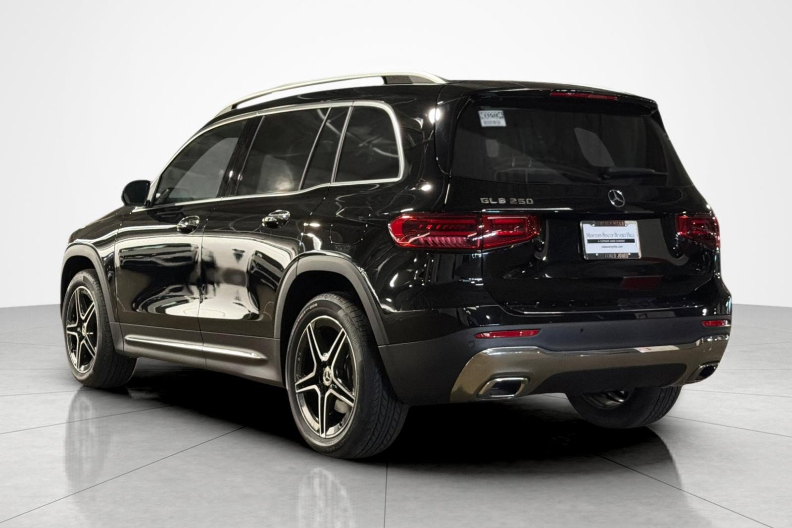 New 2026 Mercedes-Benz GLB 250 image 3