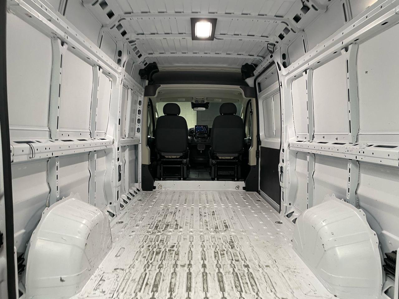 Used 2022 RAM ProMaster 2500 w/ Driver Convenience Group FWD image 18
