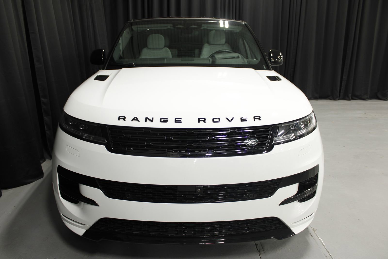 Used 2025 Land Rover Range Rover Sport Dynamic SE image 7