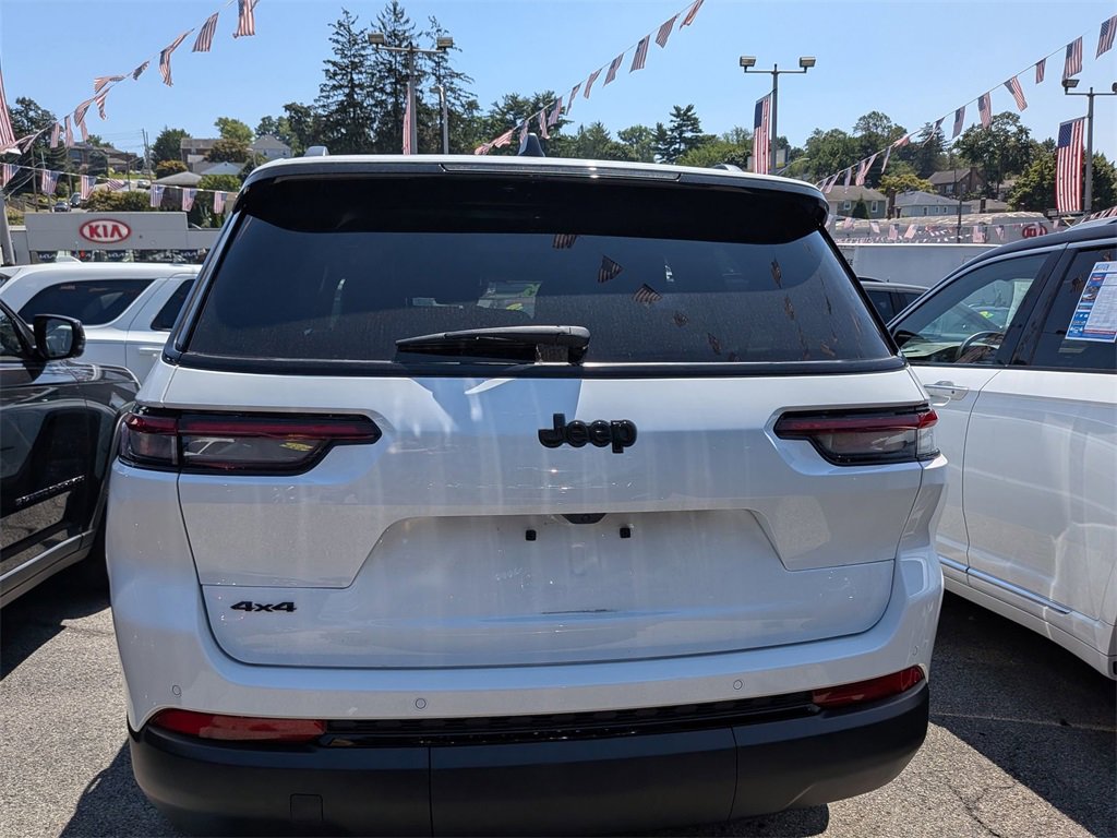 Used 2025 Jeep Grand Cherokee L Altitude image 5